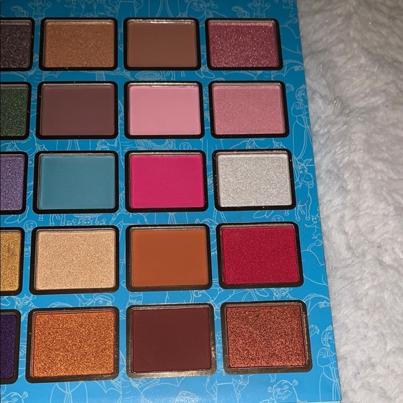 NWT Shrek x Revolution Makeup Palette - Picture 7 of 8